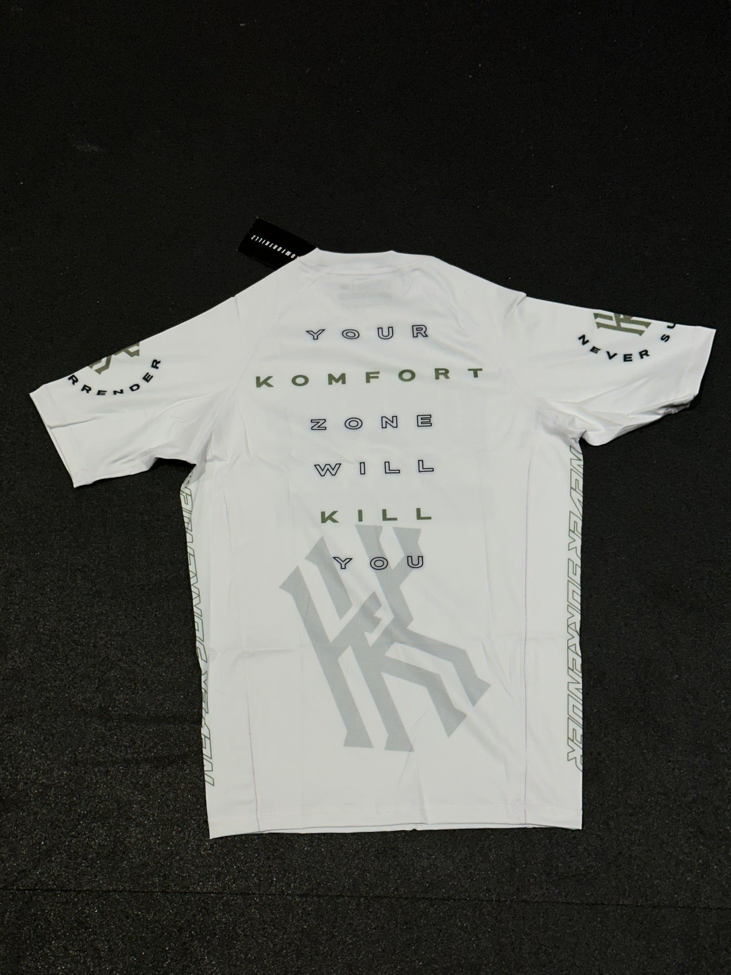 NEVER SURRENDER - MIX & MATCH - WHITE - RASH GUARD