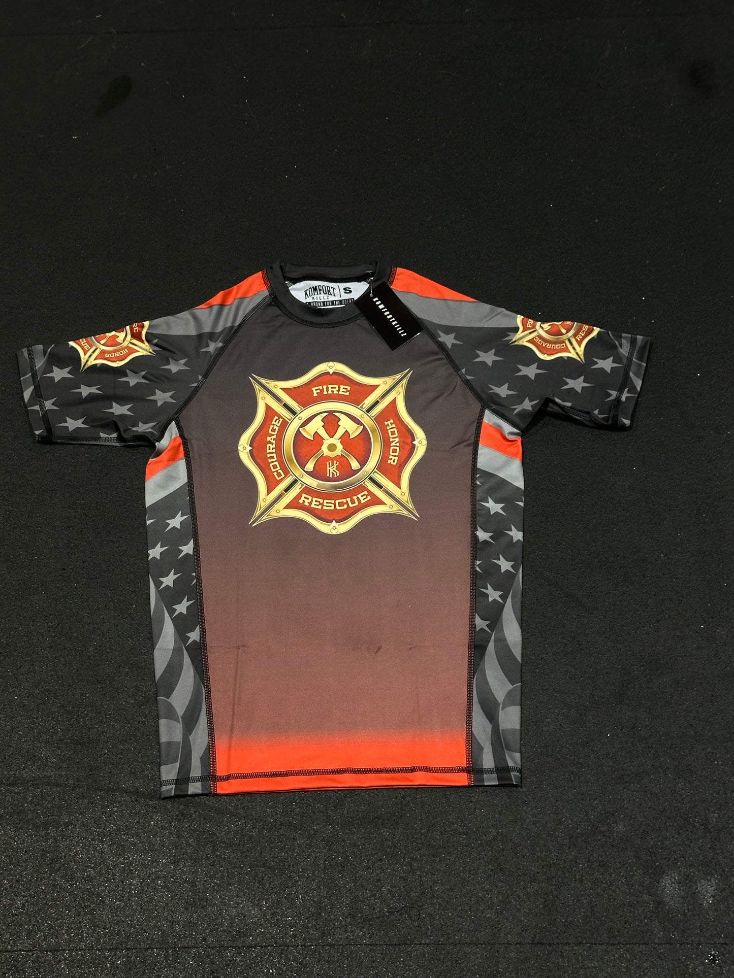 FIRST IN, LAST OUT - RASH GUARD