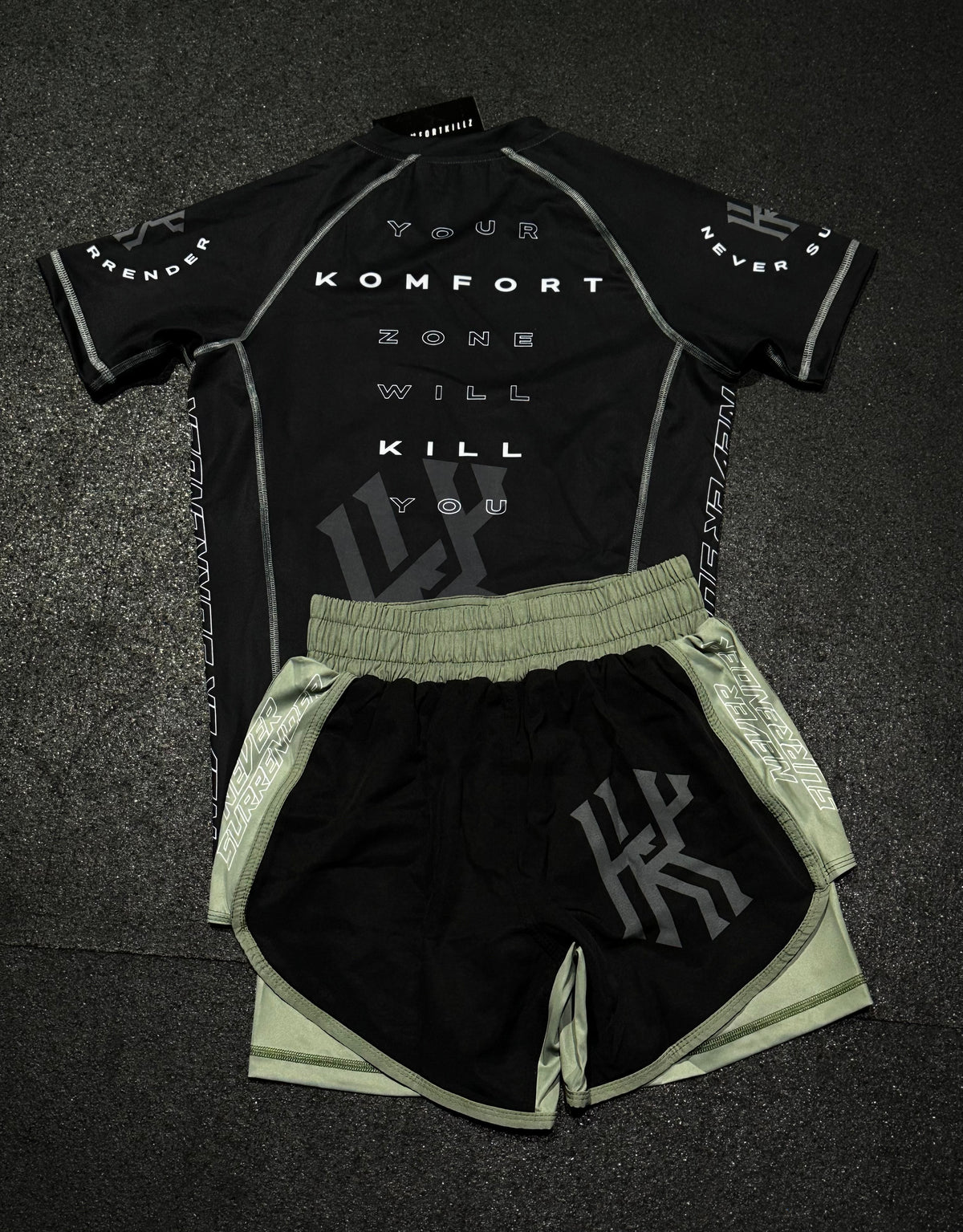 NEVER SURRENDER - MIX & MATCH - RASH GUARD (LADIES)