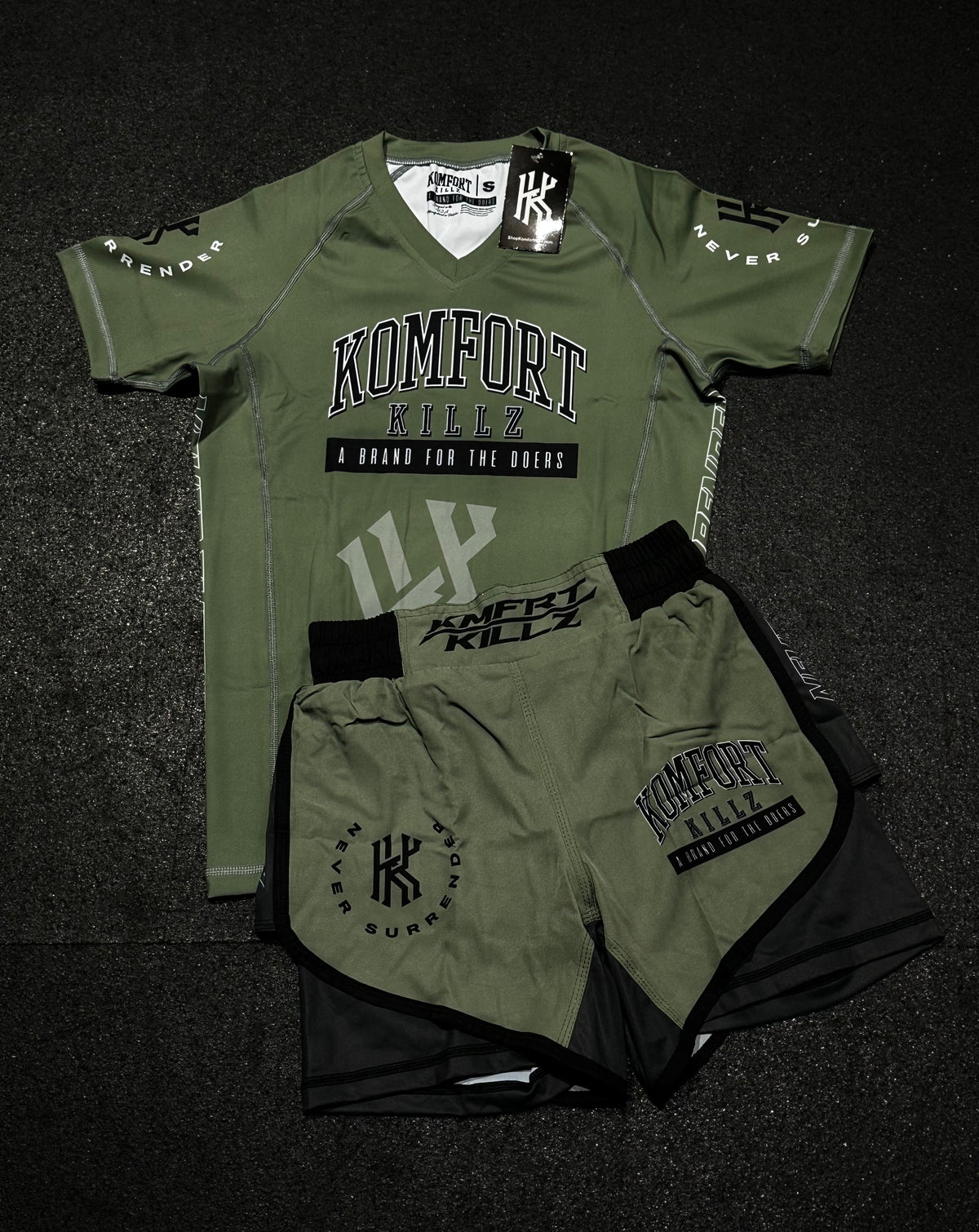 NEVER SURRENDER - MIX & MATCH - RASH GUARD (LADIES)