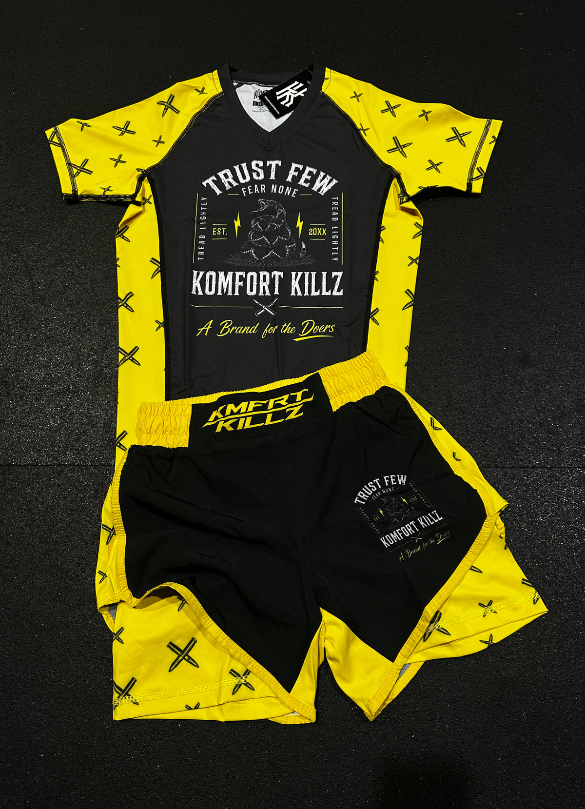 TREAD LIGHTLY - SHORTS (LADIES)