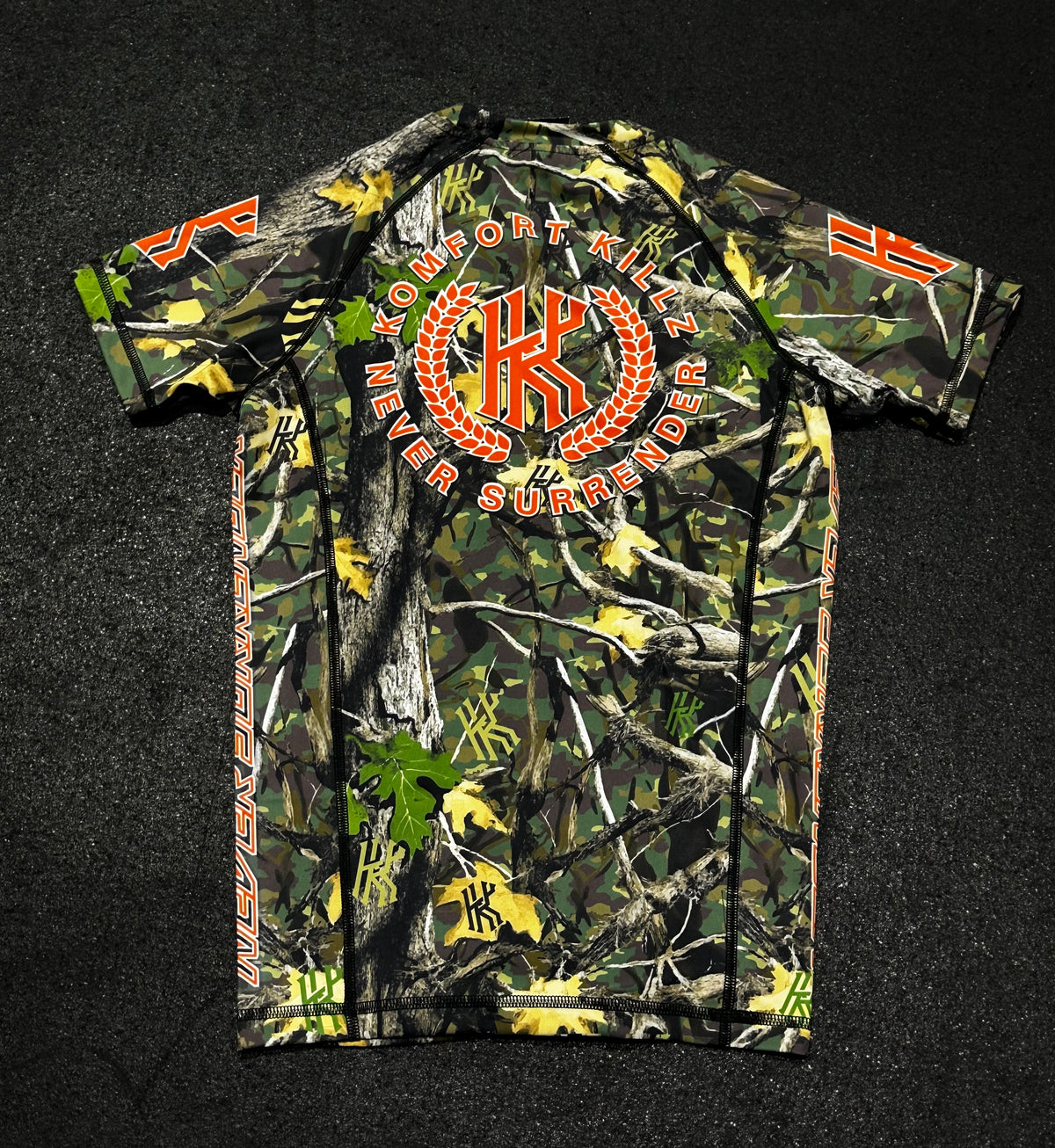 NEVER SURRENDER - CLASSIC CAMOUFLAGE- RASH GUARD (LADIES)