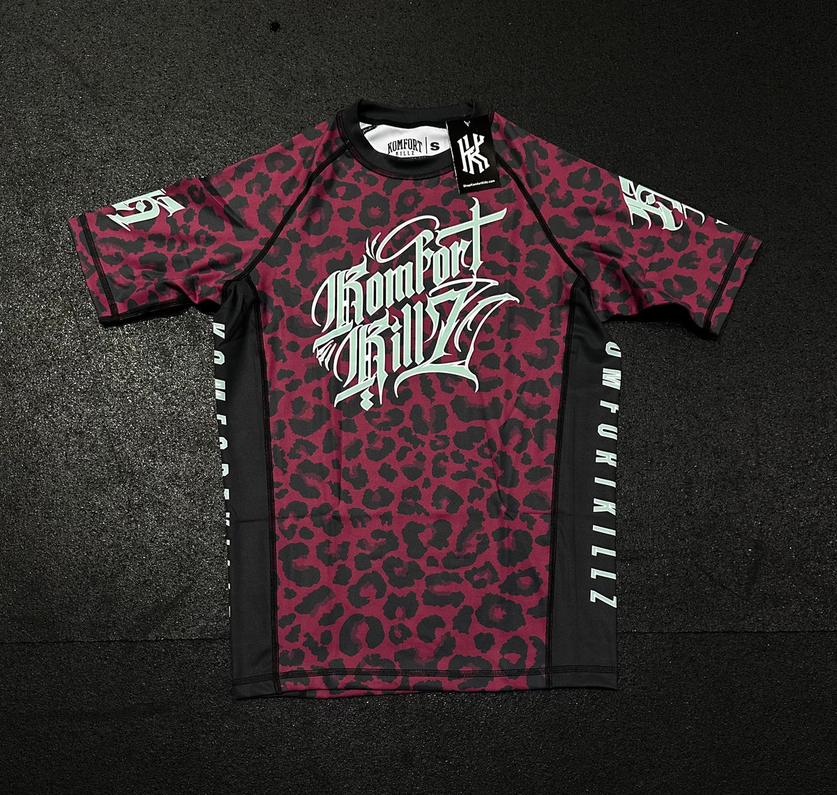 THE WILD CAT - BURGUNDY LEOPARD - RASH GUARD (MEN’S)
