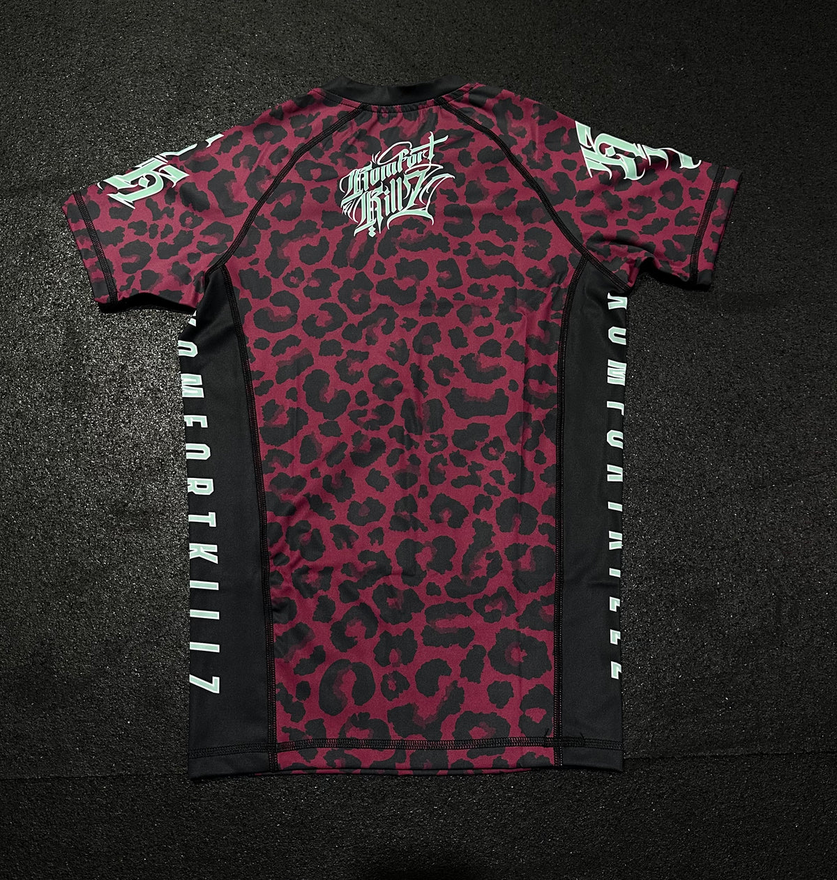 THE WILD CAT - BURGUNDY LEOPARD - RASH GUARD (LADIES)