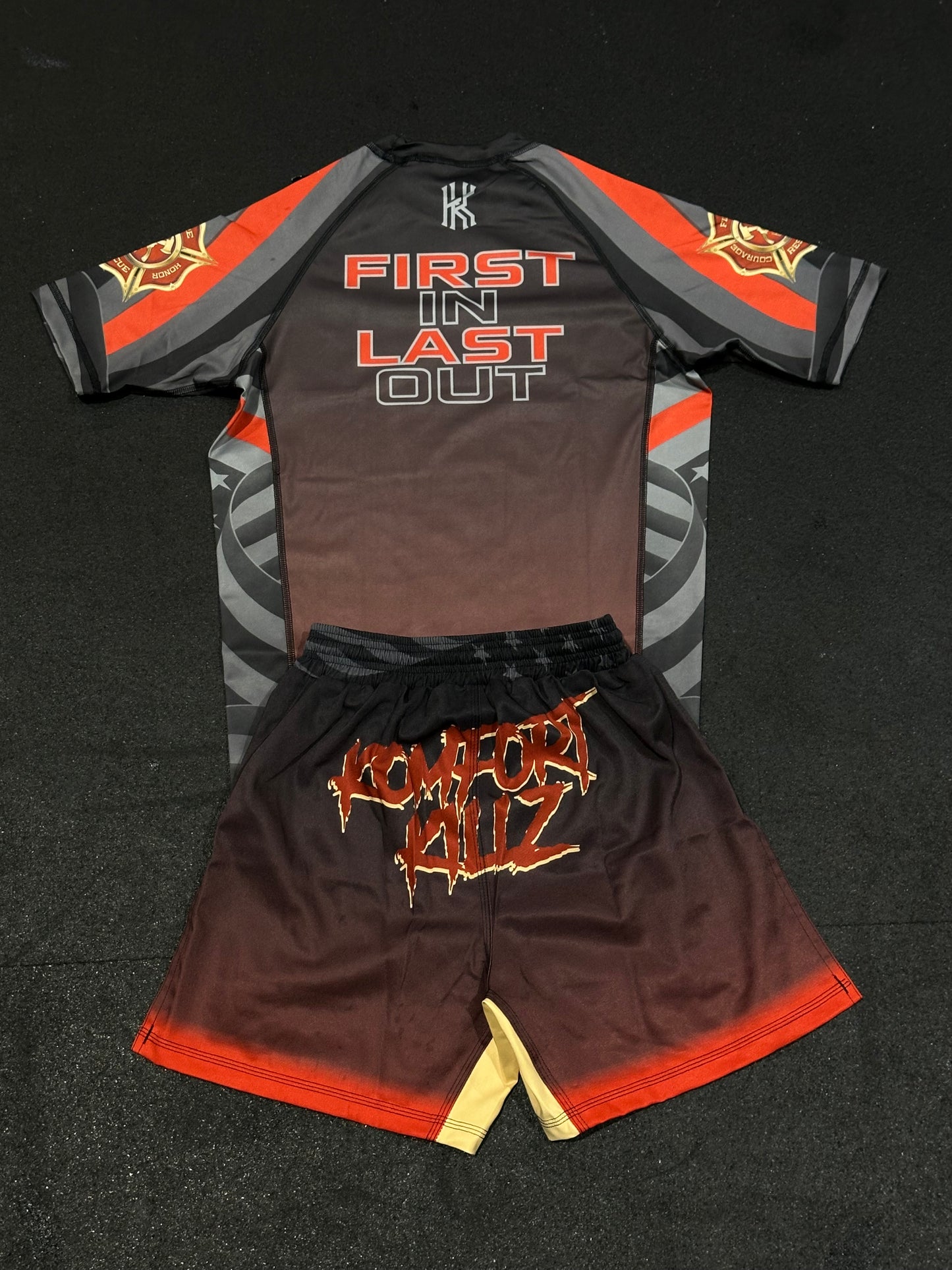 FIRST IN, LAST OUT - RASH GUARD
