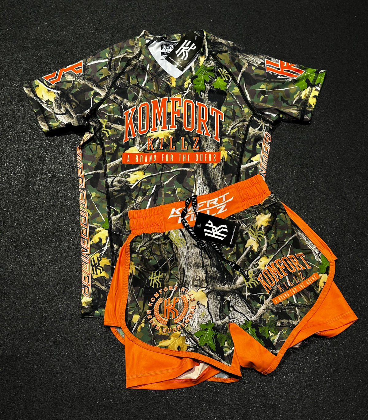 NEVER SURRENDER - CLASSIC CAMOUFLAGE- RASH GUARD (LADIES)