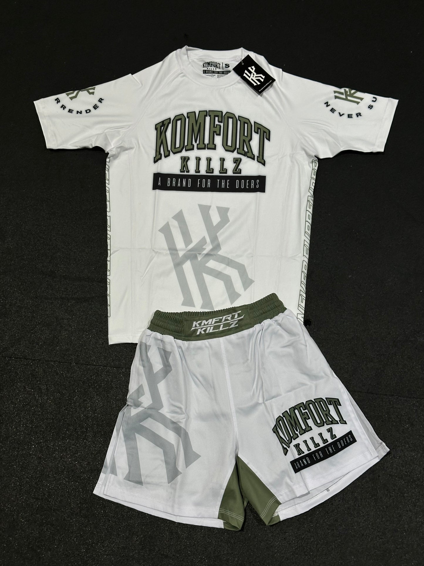 NEVER SURRENDER - MIX & MATCH - WHITE - RASH GUARD