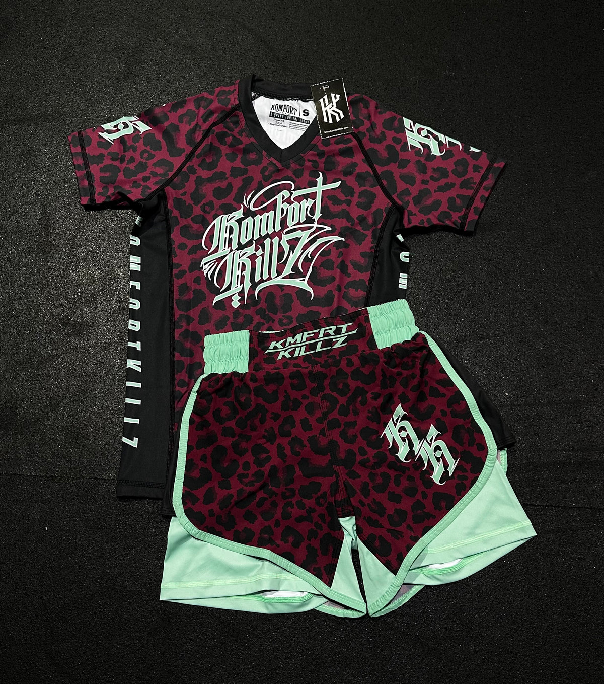 THE WILD CAT - BURGUNDY LEOPARD - RASH GUARD (LADIES)