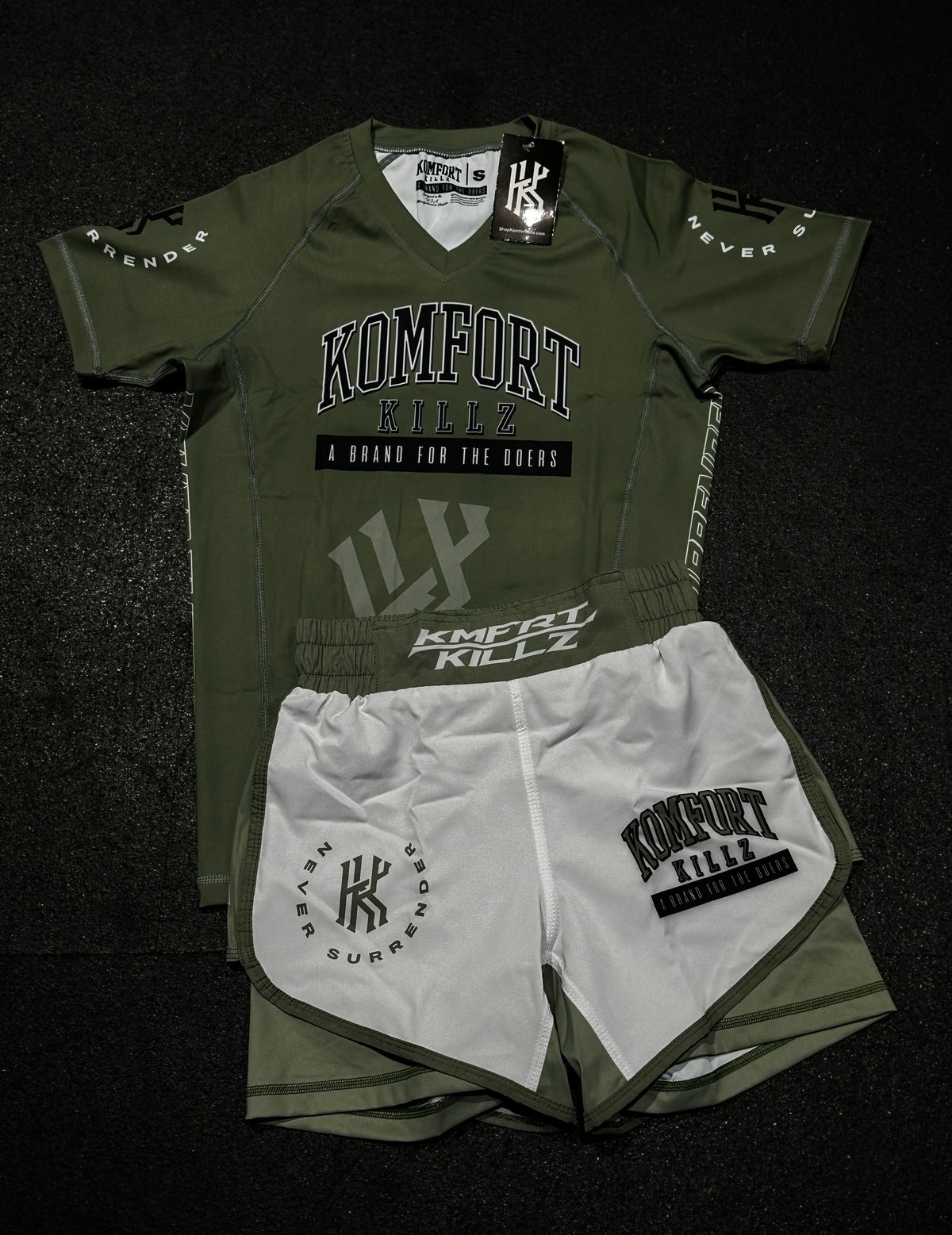 NEVER SURRENDER - MIX & MATCH - RASH GUARD (LADIES)