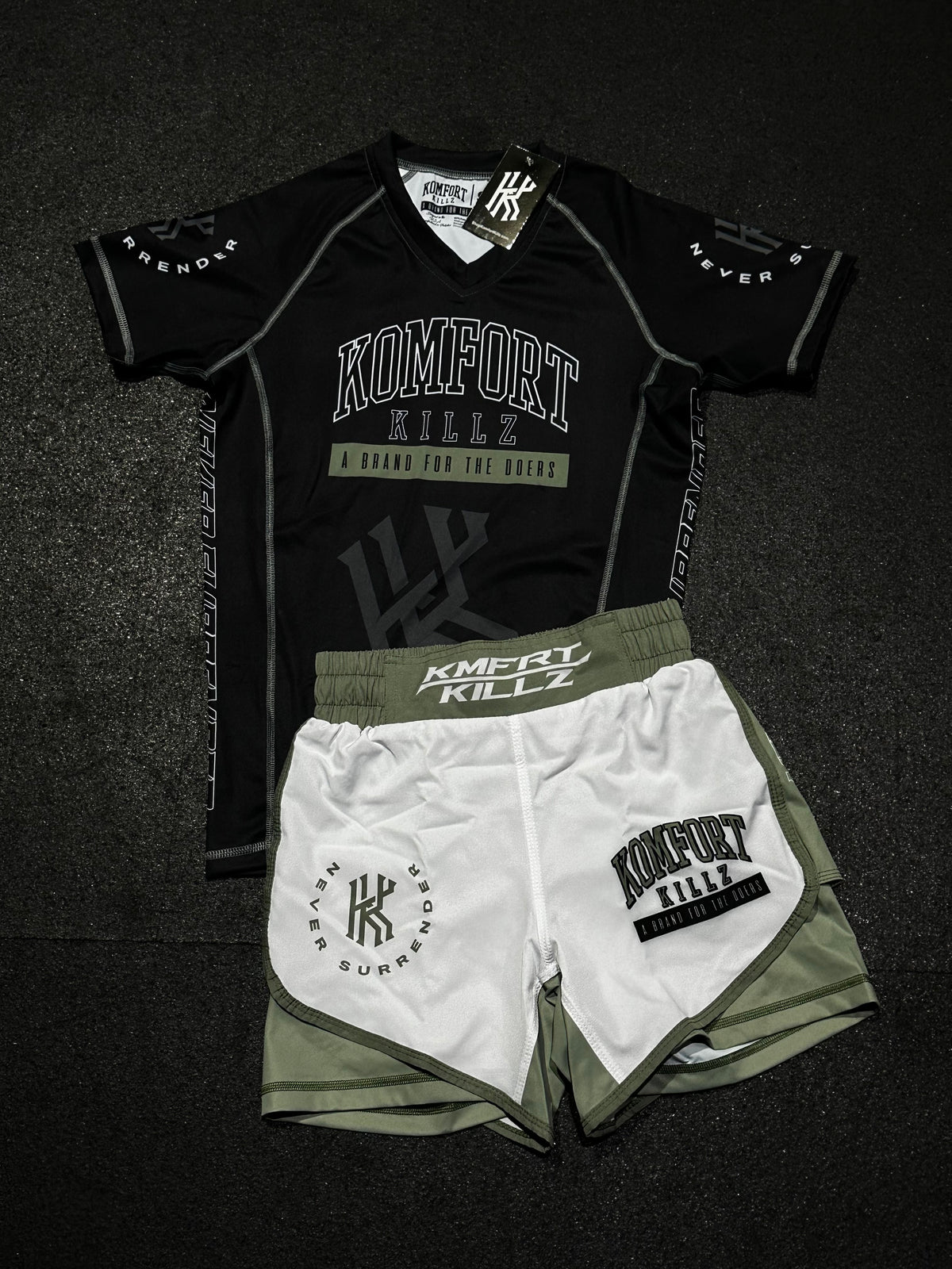 NEVER SURRENDER - MIX & MATCH - RASH GUARD (LADIES)