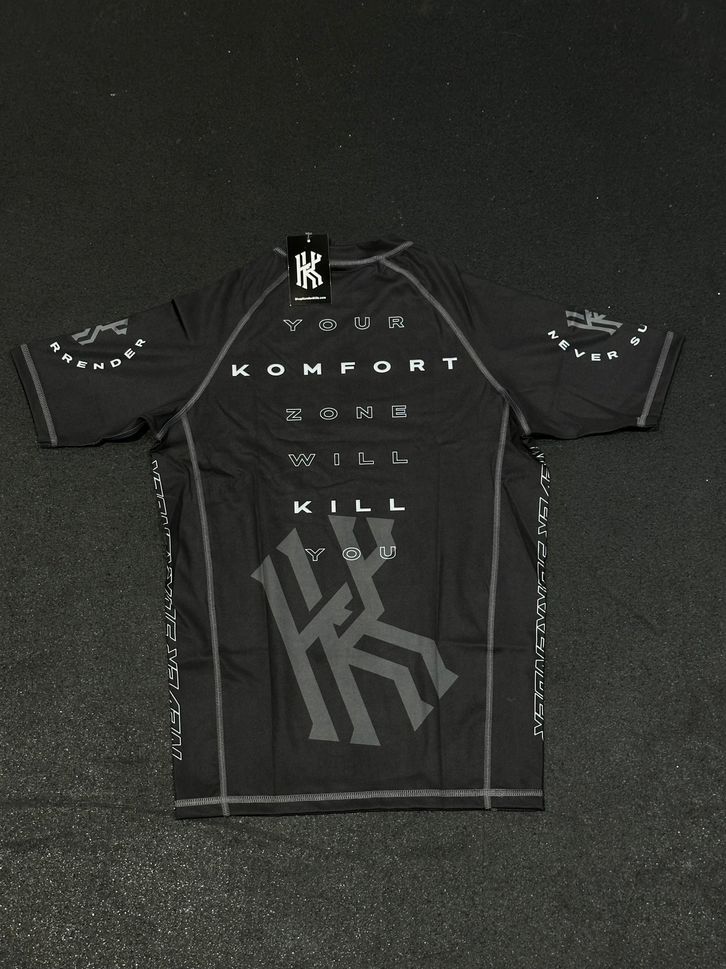 NEVER SURRENDER - MIX & MATCH - BLACK - RASH GUARD
