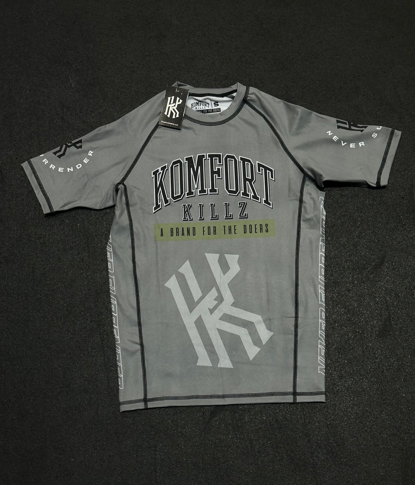 NEVER SURRENDER - MIX & MATCH - GREY - RASH GUARD